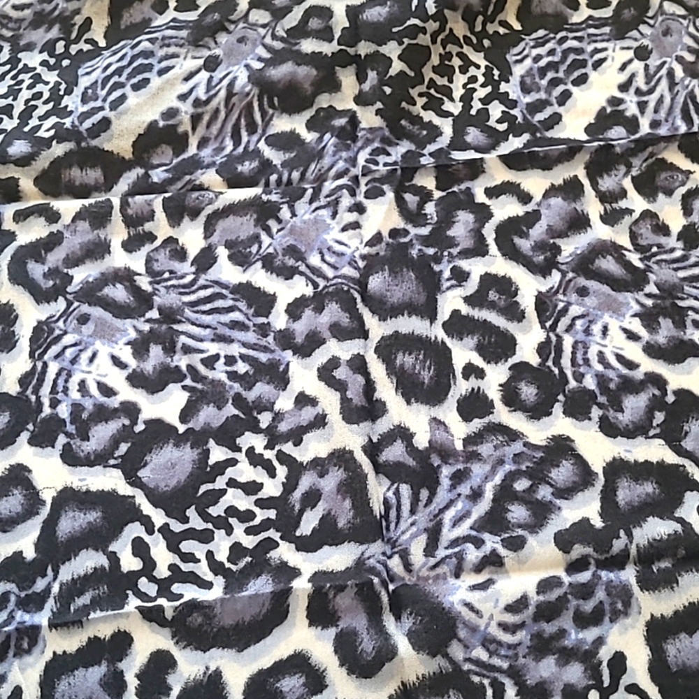 Neiman Marcus Merino Wool Scarf - Picture 8 of 10